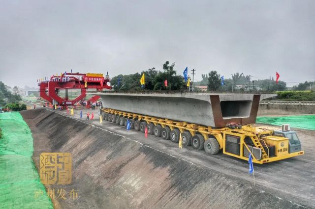 你们关心的高铁进展来了!京昆高铁渝昆段首孔箱梁成功架设(图4) 你们关心的高铁进展来了!京昆高铁渝昆段首孔箱梁成功架设(图4)