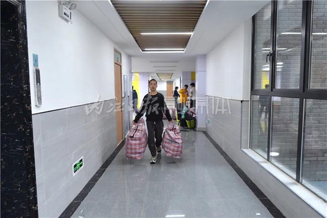 全城瞩目!内江师范学院搬“新家”(图11) 全城瞩目!内江师范学院搬“新家”(图11)