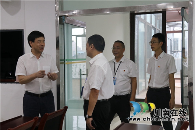 何睦到合江县司法局调研指导工作(图1) 何睦到合江县司法局调研指导工作(图1)