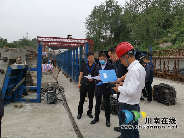 泸县市场监管局开展重点在建工程特种设备安全大检查(图1) 泸县市场监管局开展重点在建工程特种设备安全大检查(图1)