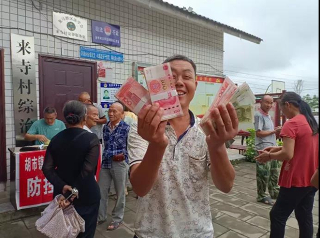 龙马潭：靠田里的“红颗粒”，他们一年分了530万！(图1)