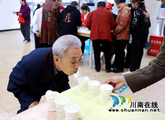 龙马潭区：欢乐游园会，情暖重阳节(图1)