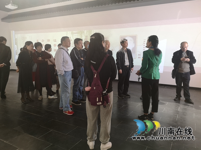 致公党泸州市委组织老党员赴泸职院开展“九九重阳节·浓浓敬老情”主题活动(图2) 致公党泸州市委组织老党员赴泸职院开展“九九重阳节·浓浓敬老情”主题活动(图2)