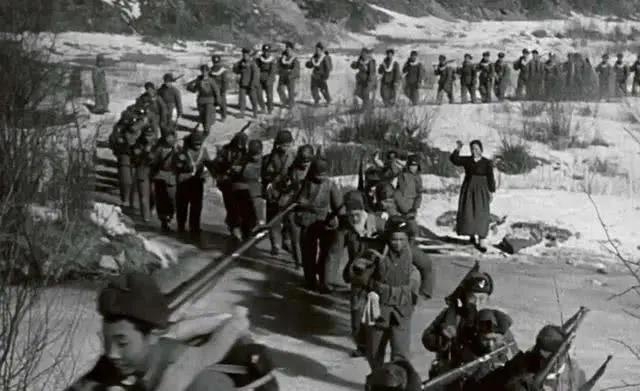 重阳节 | 江阳法院干警致敬英雄(图5)