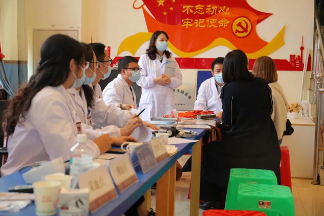 合江县中医医院：义诊服务进社区，重阳惠民敬老情(图4)