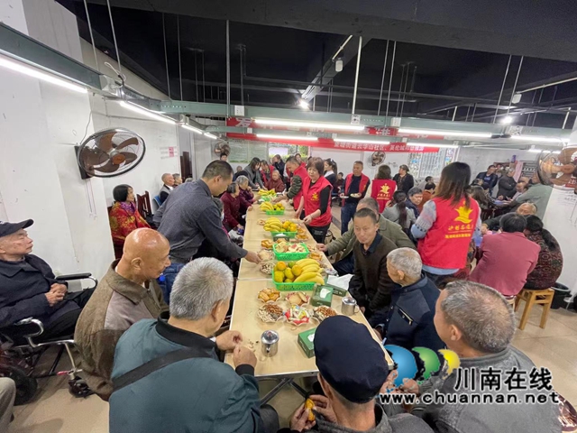 龙马潭区鱼塘街道云华山社区:爱在重阳 情满云华(图2) 龙马潭区鱼塘街道云华山社区:爱在重阳 情满云华(图2)