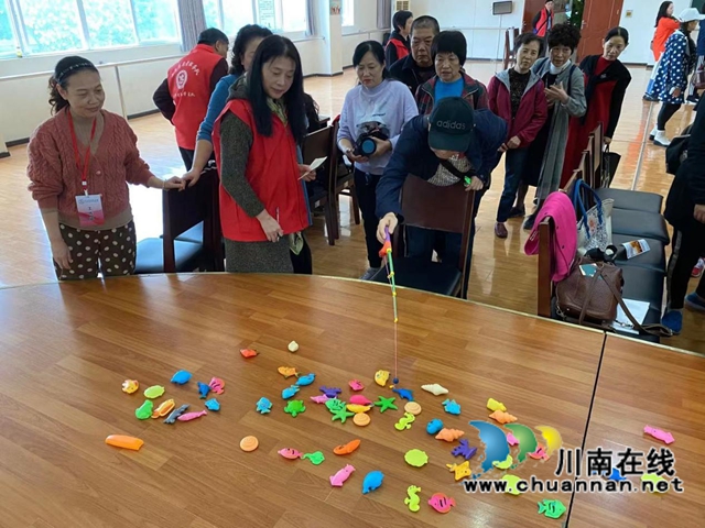 浓浓敬老情,最美夕阳红!泸州市老年大学开展重阳节趣味游园活动(图1) 浓浓敬老情,最美夕阳红!泸州市老年大学开展重阳节趣味游园活动(图1)