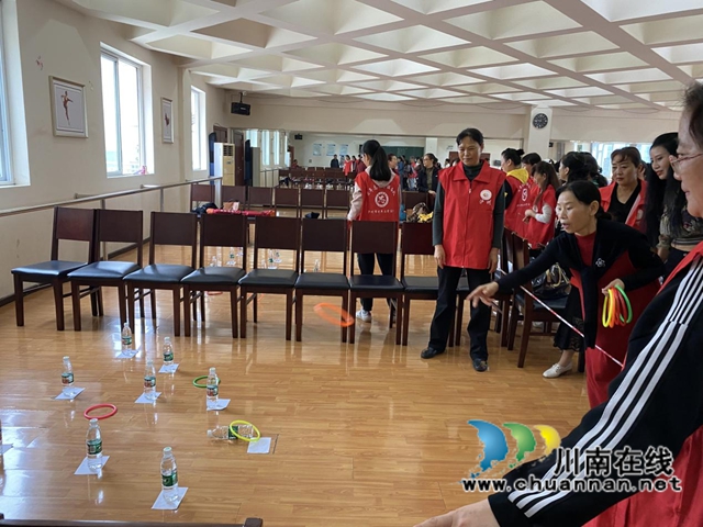 浓浓敬老情,最美夕阳红!泸州市老年大学开展重阳节趣味游园活动(图2) 浓浓敬老情,最美夕阳红!泸州市老年大学开展重阳节趣味游园活动(图2)