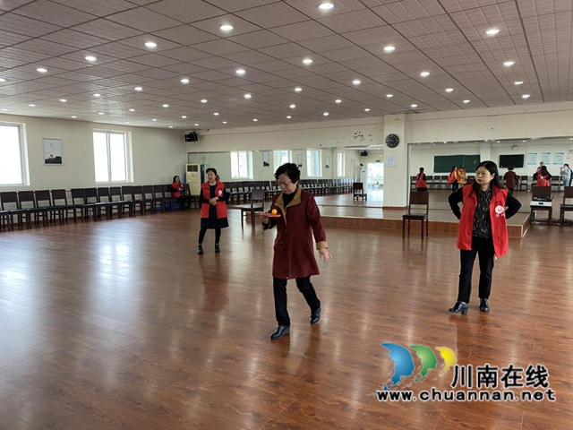 浓浓敬老情,最美夕阳红!泸州市老年大学开展重阳节趣味游园活动(图3) 浓浓敬老情,最美夕阳红!泸州市老年大学开展重阳节趣味游园活动(图3)