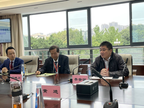 新阶人士封晓川：设立专项教育基金 支持西华大学学科发展(图2)