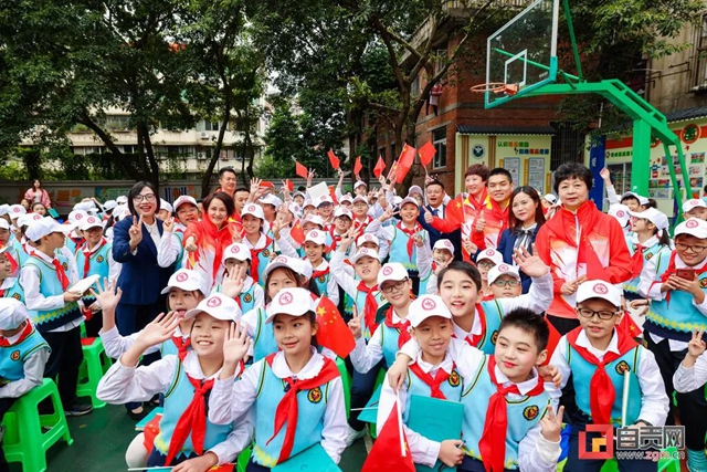 从自贡走出去的5位世界冠军,“回家”了!(图7) 从自贡走出去的5位世界冠军,“回家”了!(图7)