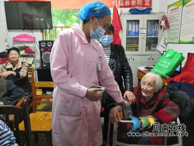 龙马潭区小市街道下大街社区：九九重阳节，浓浓敬老情(图2)