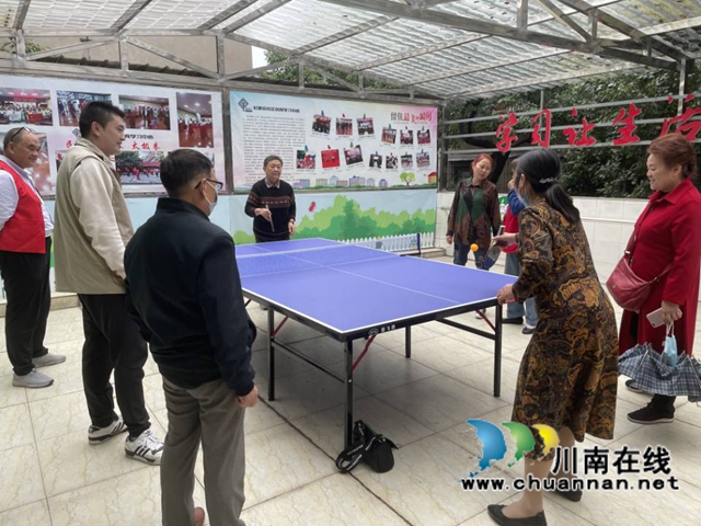 龙马潭区小市街道杜家街社区开展“我们的节日—重阳”趣味运动会(图2)