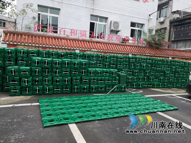 泸县百和镇持续开展大鹿溪生态浮岛建设项目(图4)