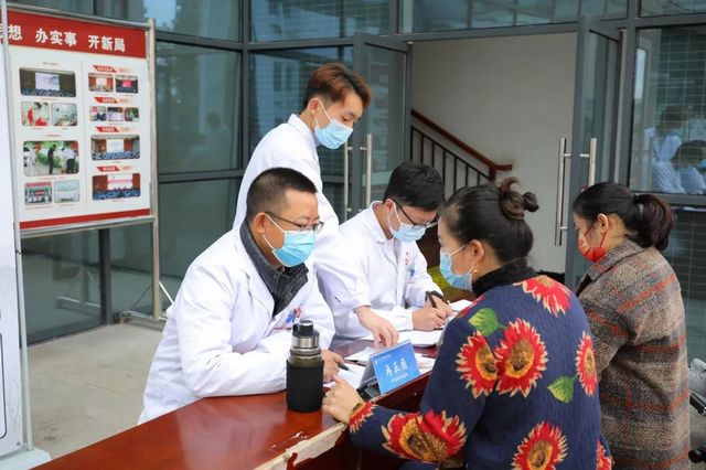 【我为群众办实事】中医药传承志愿者在行动,心系百姓健康!(图4) 【我为群众办实事】中医药传承志愿者在行动,心系百姓健康!(图4)