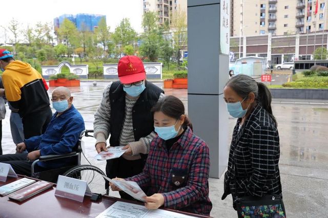 【我为群众办实事】中医药传承志愿者在行动,心系百姓健康!(图7) 【我为群众办实事】中医药传承志愿者在行动,心系百姓健康!(图7)