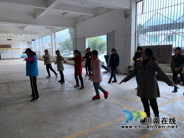 古蔺:舞技知识下基层,文化振兴暖人心(图3) 古蔺:舞技知识下基层,文化振兴暖人心(图3)