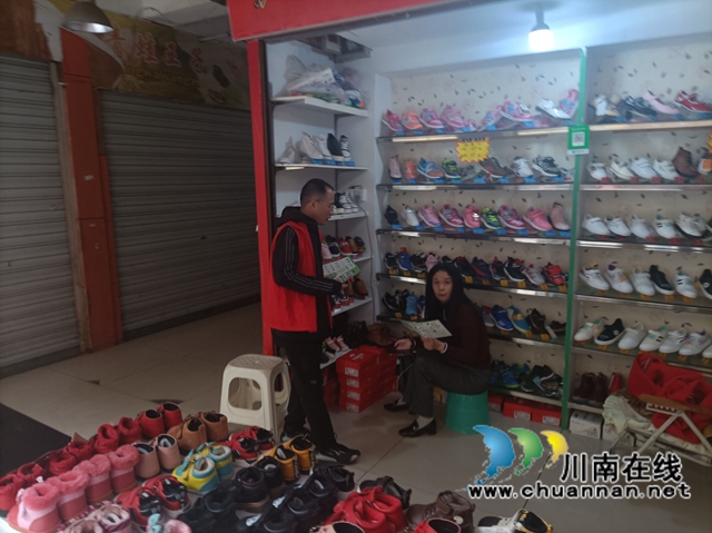 龙马潭区小市街道回龙湾社区深化垃圾分类宣传活动(图6) 龙马潭区小市街道回龙湾社区深化垃圾分类宣传活动(图6)