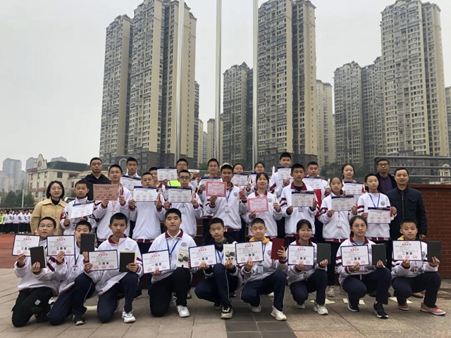 泸州十二中再获科创大奖!(图7) 泸州十二中再获科创大奖!(图7)