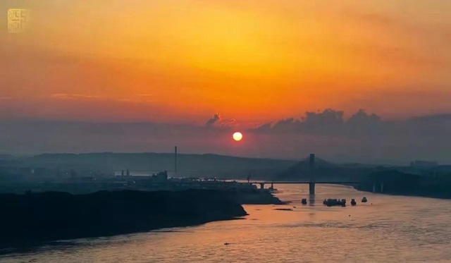 红橙黄绿青蓝紫,这样的七彩泸州美爆啦!(图3) 红橙黄绿青蓝紫,这样的七彩泸州美爆啦!(图3)