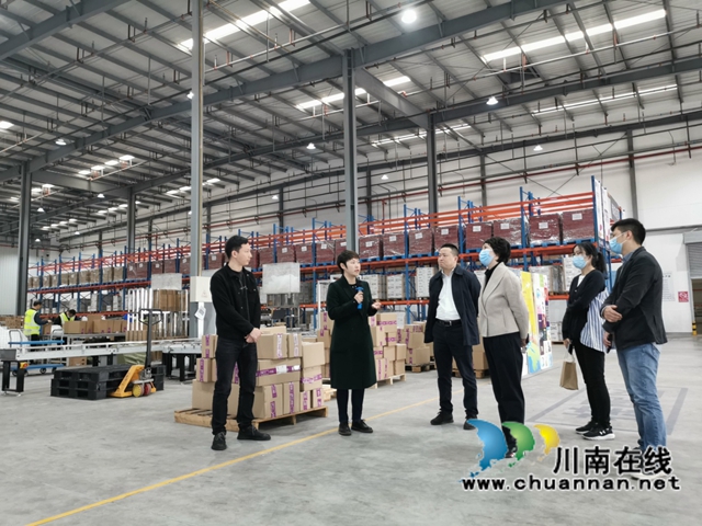 四川省网络市场监管厅级联席会议联合调研组莅临泸州调研“2021网剑行动”(图1)