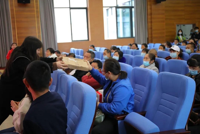 “肾”情相约 “透”出真情|合江县中医医院肾友联谊会圆满举行(图10) “肾”情相约 “透”出真情|合江县中医医院肾友联谊会圆满举行(图10)