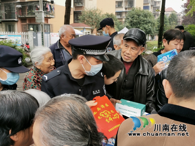 泸州:校警携手,启动警盾反电诈宣传月活动(图14) 泸州:校警携手,启动警盾反电诈宣传月活动(图14)