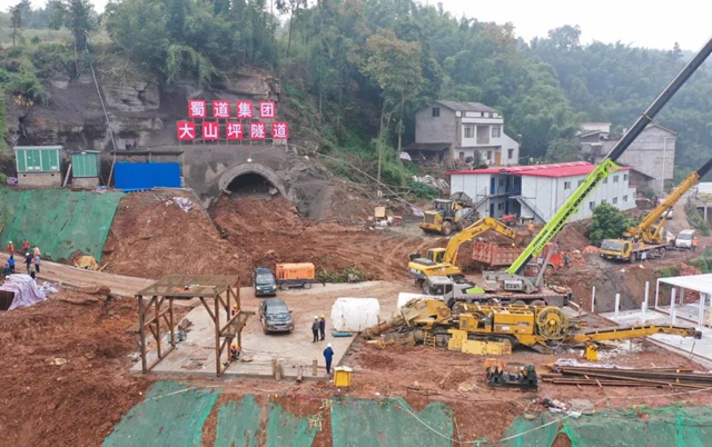 隆黄铁路纳溪段工程有序推进(图1)