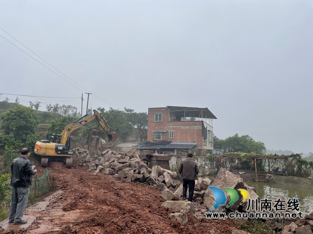 泸县百和镇：拆除废旧渡槽，守护生命通道(图2)