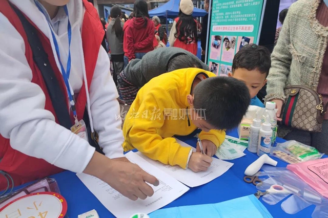 内江:来!给13个流浪的“毛孩子”一个家(图5) 内江:来!给13个流浪的“毛孩子”一个家(图5)