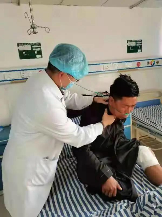 看病不再翻越3000米高山 彝乡百姓说:西南医大附院医生,瓦吉瓦!(图1) 看病不再翻越3000米高山 彝乡百姓说:西南医大附院医生,瓦吉瓦!(图1)