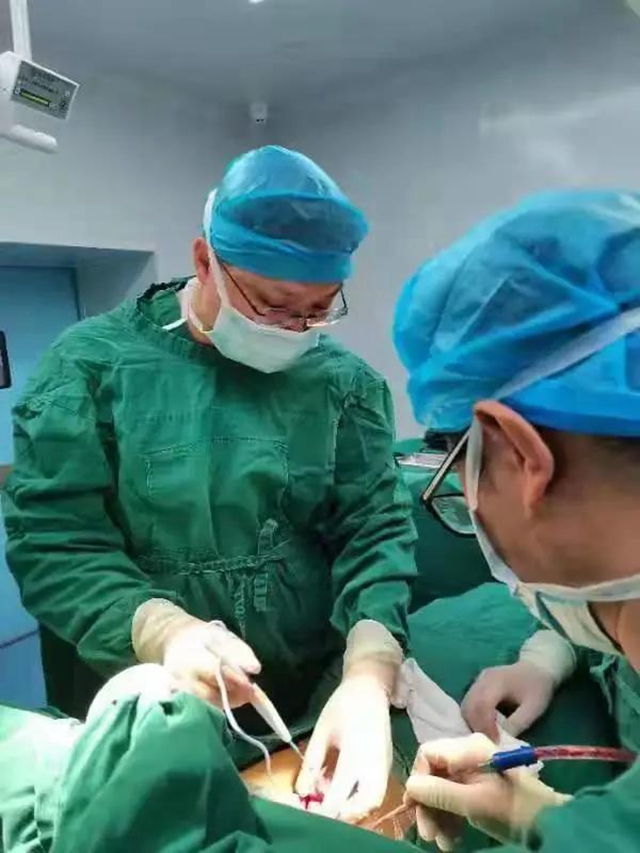 看病不再翻越3000米高山 彝乡百姓说:西南医大附院医生,瓦吉瓦!(图3) 看病不再翻越3000米高山 彝乡百姓说:西南医大附院医生,瓦吉瓦!(图3)