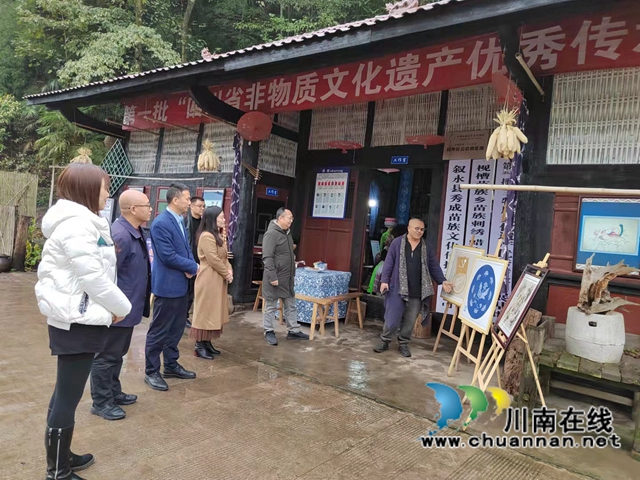 深化校地合作,携手共浇“石榴花”!绵阳师范学院党委统战部到叙永县开展民族地区基层治理交流调研(图1) 深化校地合作,携手共浇“石榴花”!绵阳师范学院党委统战部到叙永县开展民族地区基层治理交流调研(图1)