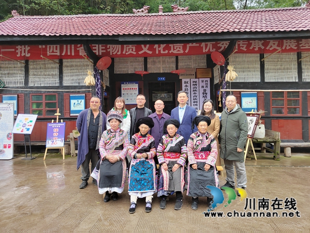 深化校地合作,携手共浇“石榴花”!绵阳师范学院党委统战部到叙永县开展民族地区基层治理交流调研(图2) 深化校地合作,携手共浇“石榴花”!绵阳师范学院党委统战部到叙永县开展民族地区基层治理交流调研(图2)