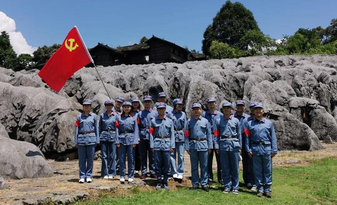 宜宾获评清华大学研究生社会实践“三星级基地”称号(图2) 宜宾获评清华大学研究生社会实践“三星级基地”称号(图2)