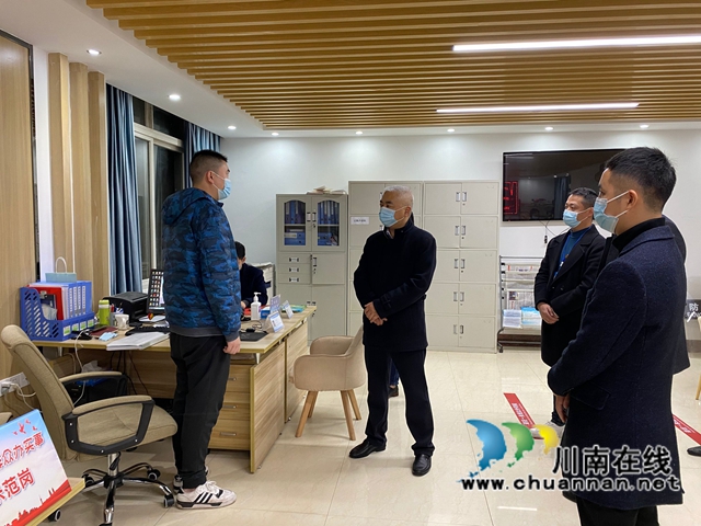 黄月桂到龙马潭区小市街道调研人大换届选举和基层政权建设工作(图1)