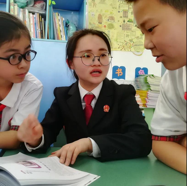 江阳法院小姐姐化身“法治副校长” ，让法治阳光洒满校园(图15)