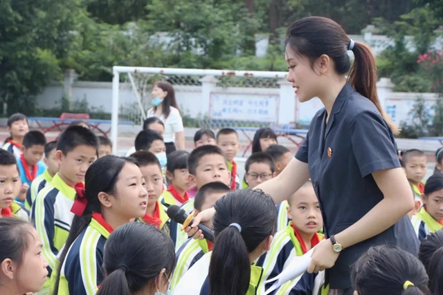 江阳法院小姐姐化身“法治副校长” ，让法治阳光洒满校园(图18)