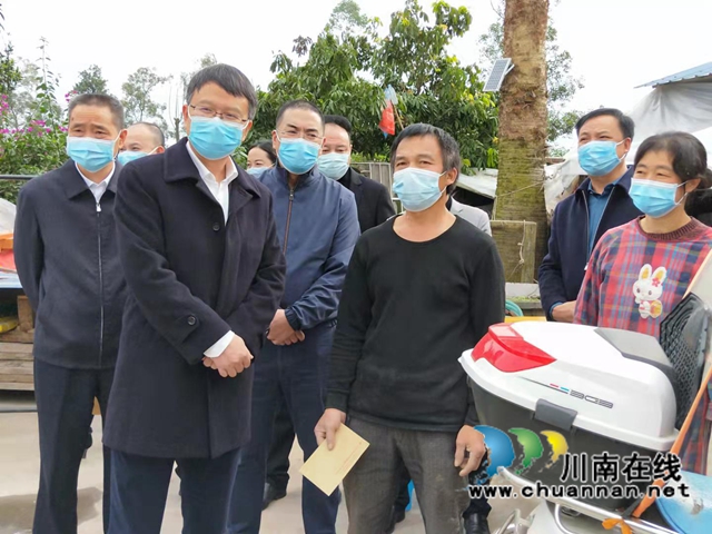 四川省人社厅厅长胡斌到泸县走访调研(图4)