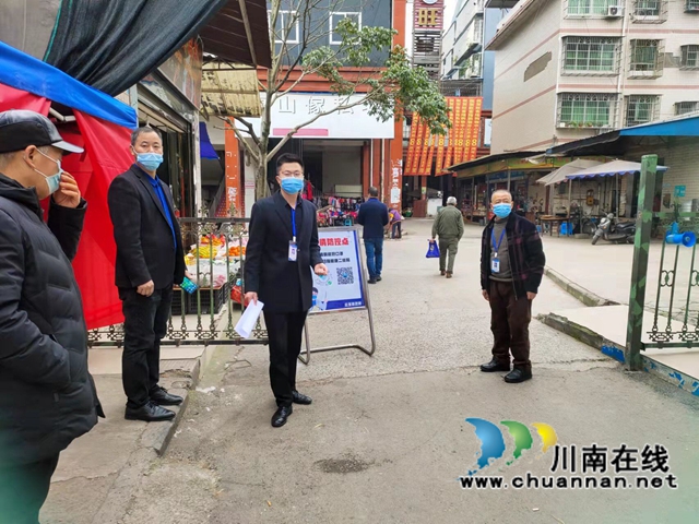 泸县云龙镇持续强化辖区农贸市场疫情防控工作(图1)