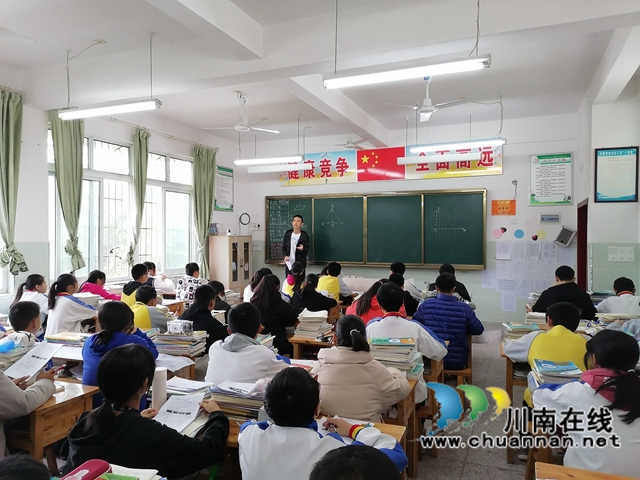 泸县百和镇组织开展“五项管理”和“双减”工作落实情况交叉督查(图1) 泸县百和镇组织开展“五项管理”和“双减”工作落实情况交叉督查(图1)