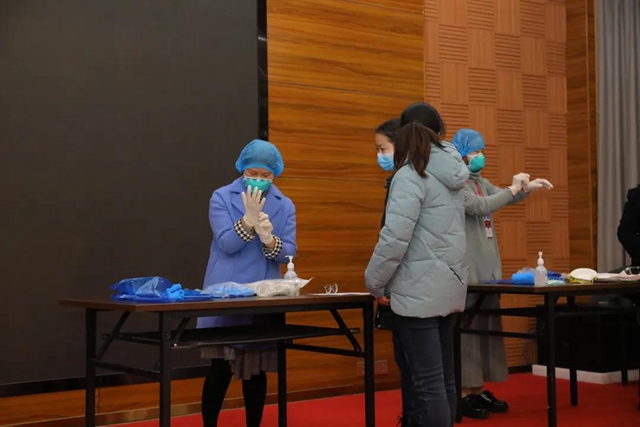 备战疫情｜合江县中医医院开展新冠肺炎感染防控技能培训(图7)