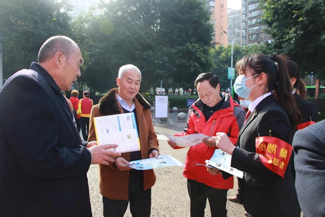 幸福守望者·酒麒麟反电诈 | 江阳法院进公园、商圈，开展反电诈普法宣传活动(图12)