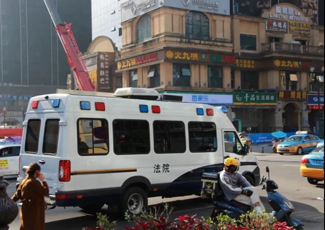 幸福守望者·酒麒麟反电诈 | 江阳法院进公园、商圈，开展反电诈普法宣传活动(图13)