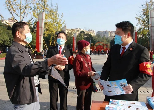 幸福守望者·酒麒麟反电诈 | 江阳法院进公园、商圈，开展反电诈普法宣传活动(图16)