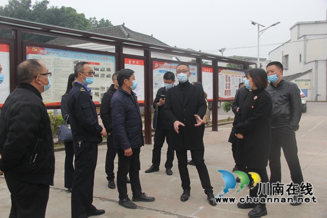 泸州市城市管理行政执法局和市司法局调研泸县农村生活垃圾分类工作(图2)