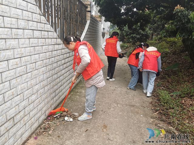 合江县荔江镇中心小学校开展“保护环境，人人有责”志愿者服务活动(图1)