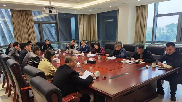 泸州航空航天产业园区管委会召开航空三路建设推进会(图2)