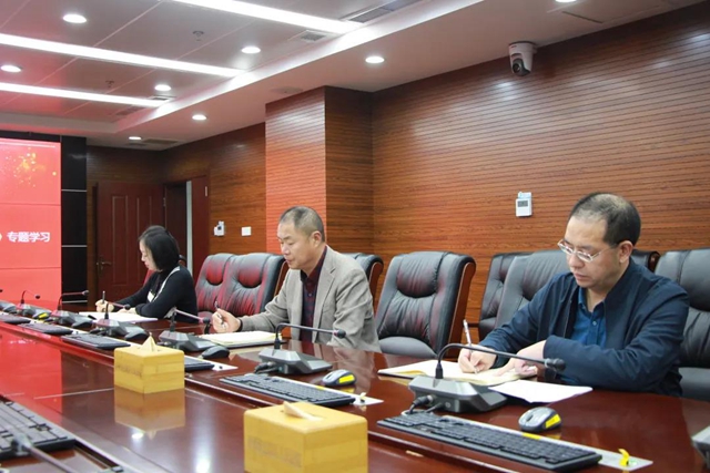 江阳法院党组中心组传达学习党的十九届六中全会精神(图3)