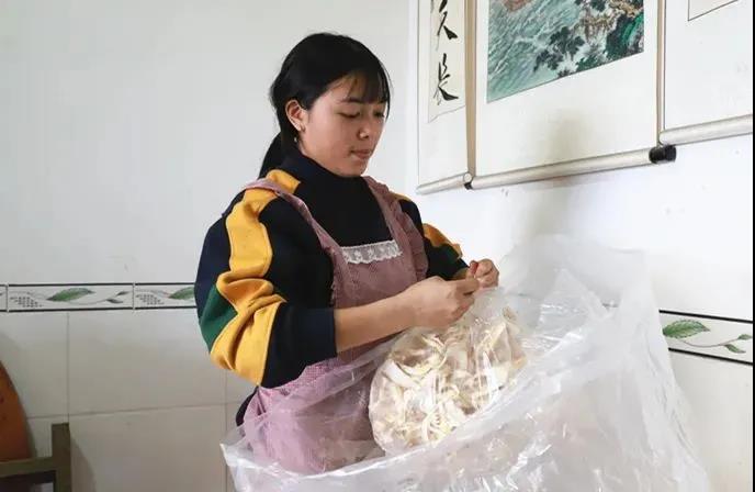 直播带货 让宜宾农产品有了“新销路”(图4) 直播带货 让宜宾农产品有了“新销路”(图4)